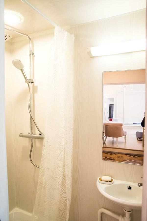 Cozy City Studio Apartment Free Parking Tallinn Exterior photo